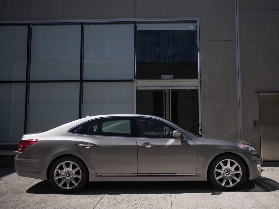  Hyundai Equus 2010 года  (US) (фото 57 из 68)